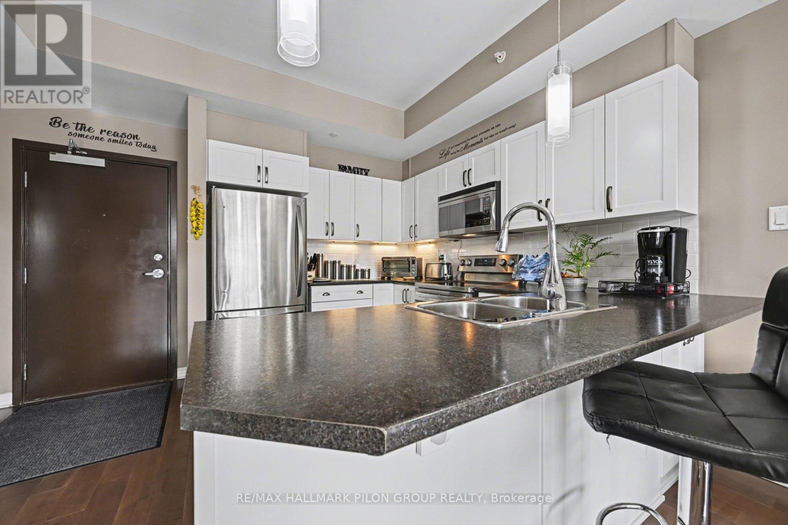 403 - 230 Titanium Private, Ottawa, Ontario  K1C 0C1 - Photo 5 - X12943428