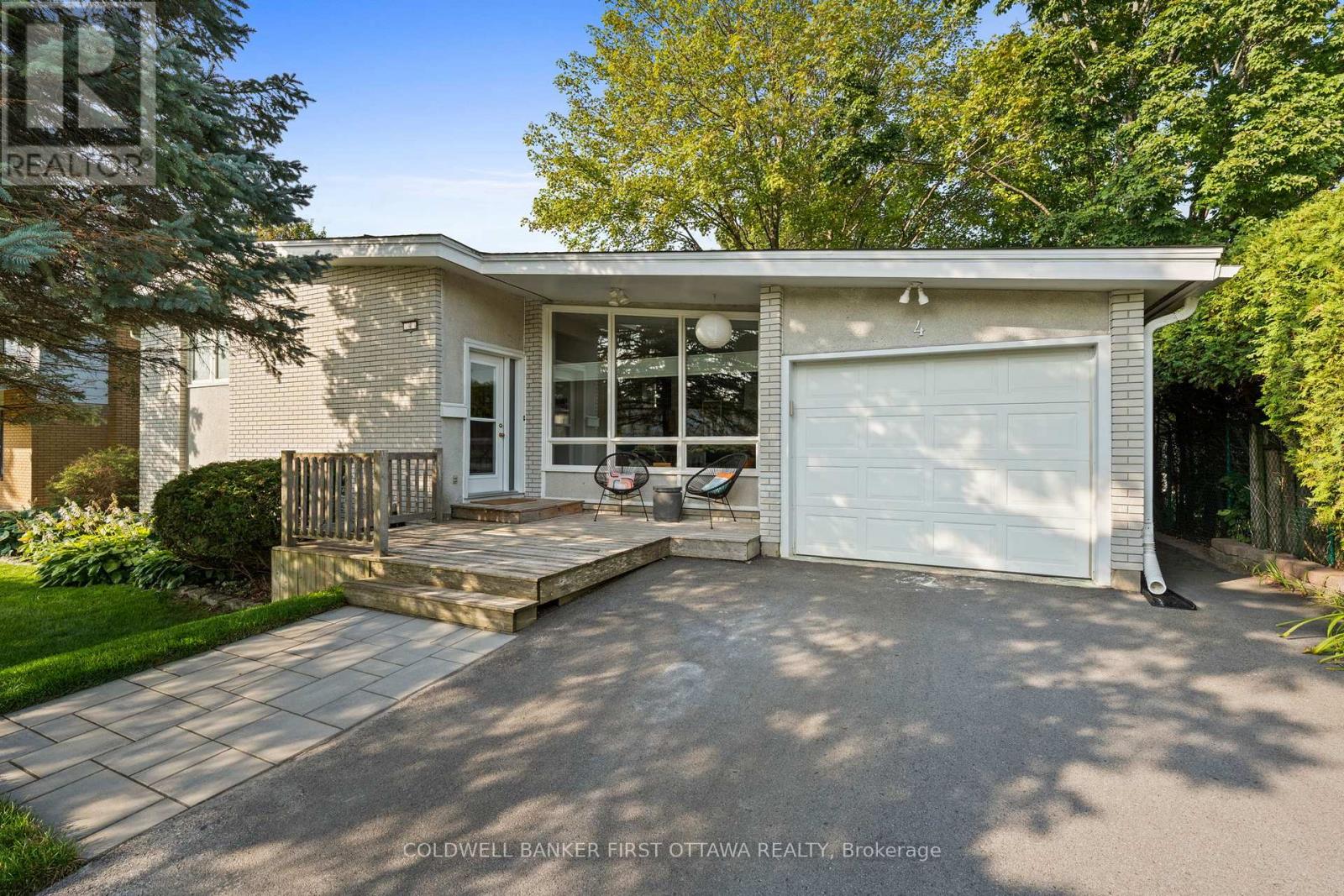 4 Alderbrook Drive, Ottawa, Ontario  K2H 5W5 - Photo 2 - X12943486