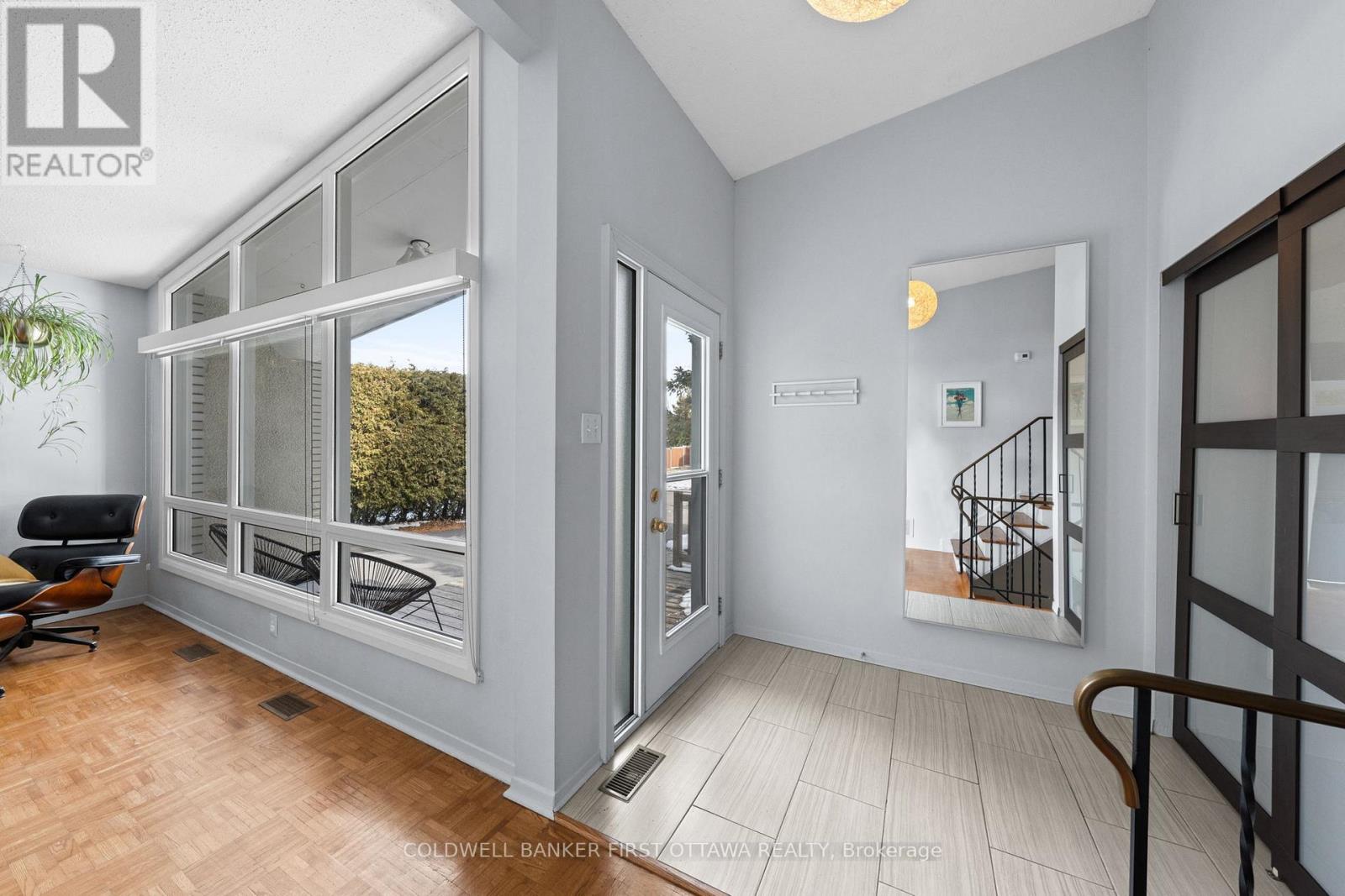 4 Alderbrook Drive, Ottawa, Ontario  K2H 5W5 - Photo 6 - X12943486