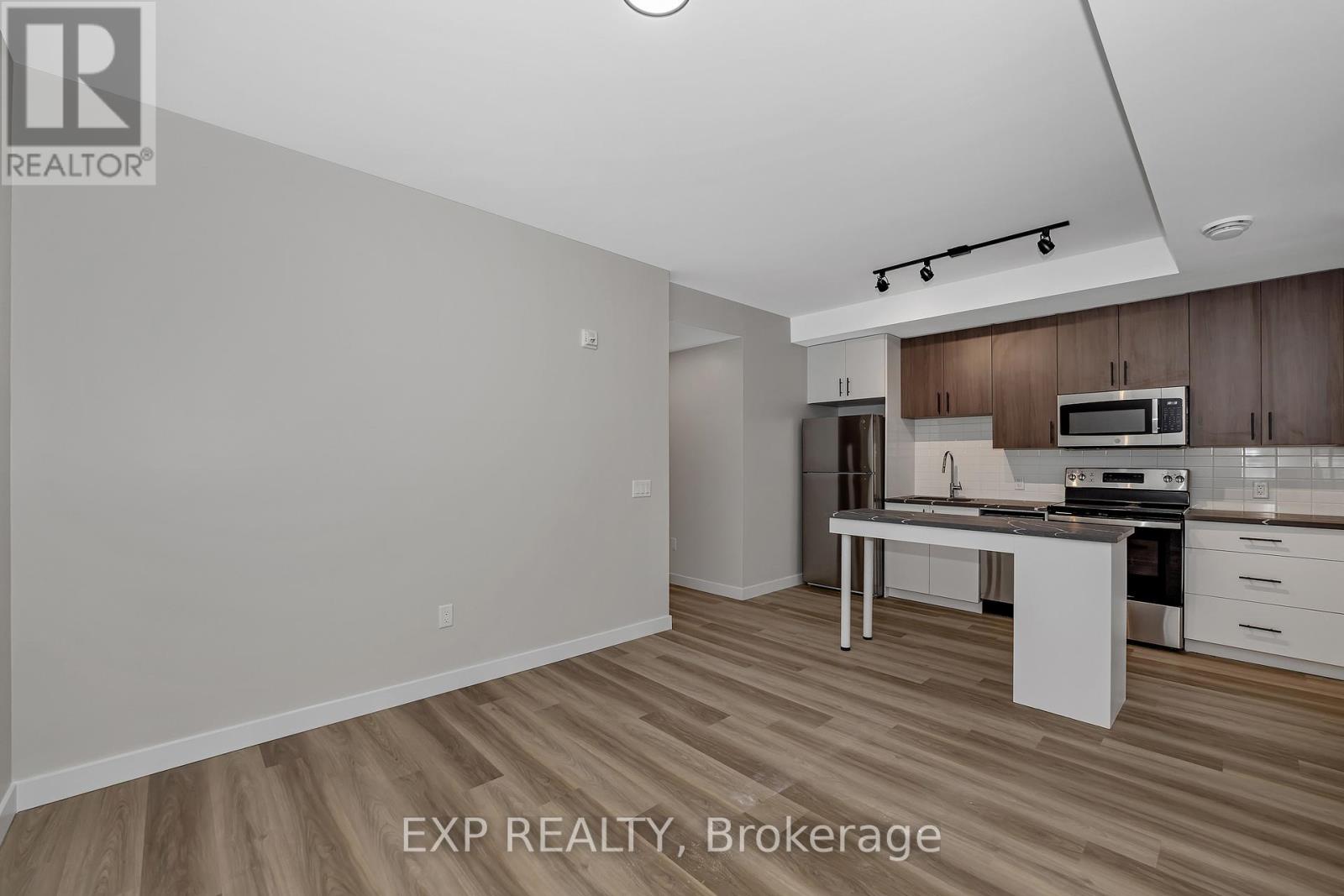 102 - 211 Armstrong Street, Ottawa, Ontario  K1Y 2W3 - Photo 7 - X12943522