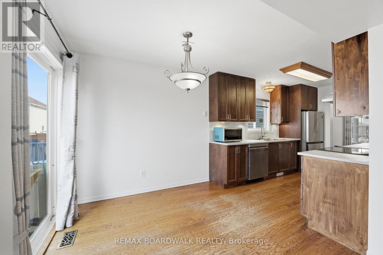 102 Deerfox Drive, Ottawa, Ontario  K2J 4W9 - Photo 13 - X12943638