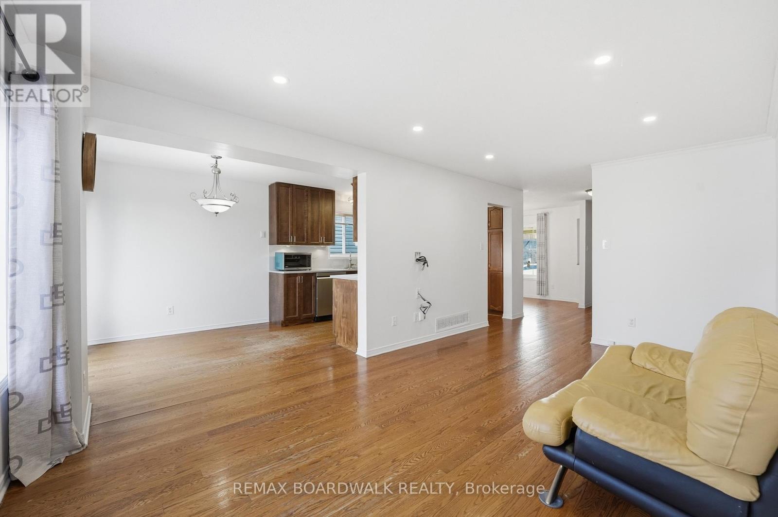 102 Deerfox Drive, Ottawa, Ontario  K2J 4W9 - Photo 14 - X12943638