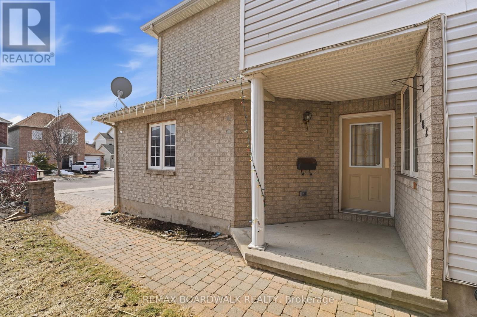 102 Deerfox Drive, Ottawa, Ontario  K2J 4W9 - Photo 3 - X12943638