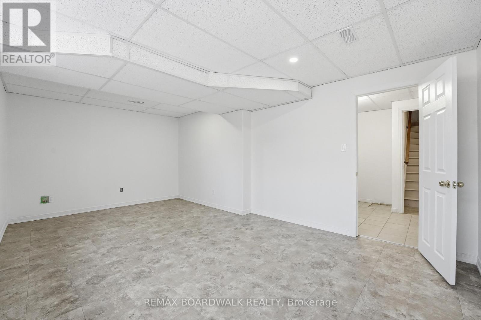 102 Deerfox Drive, Ottawa, Ontario  K2J 4W9 - Photo 33 - X12943638