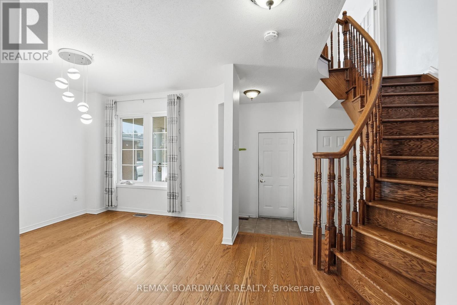 102 Deerfox Drive, Ottawa, Ontario  K2J 4W9 - Photo 4 - X12943638