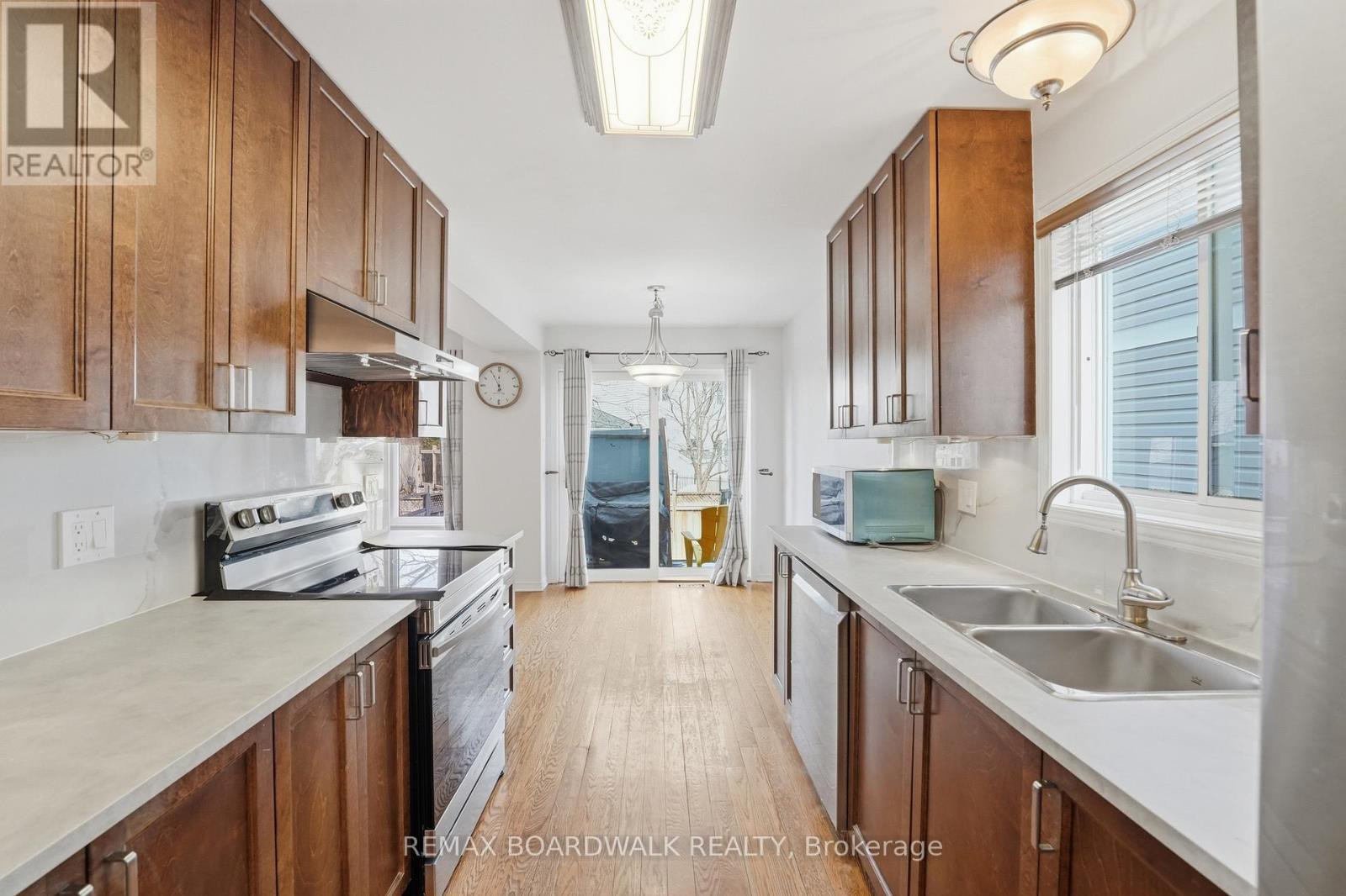 102 Deerfox Drive, Ottawa, Ontario  K2J 4W9 - Photo 8 - X12943638