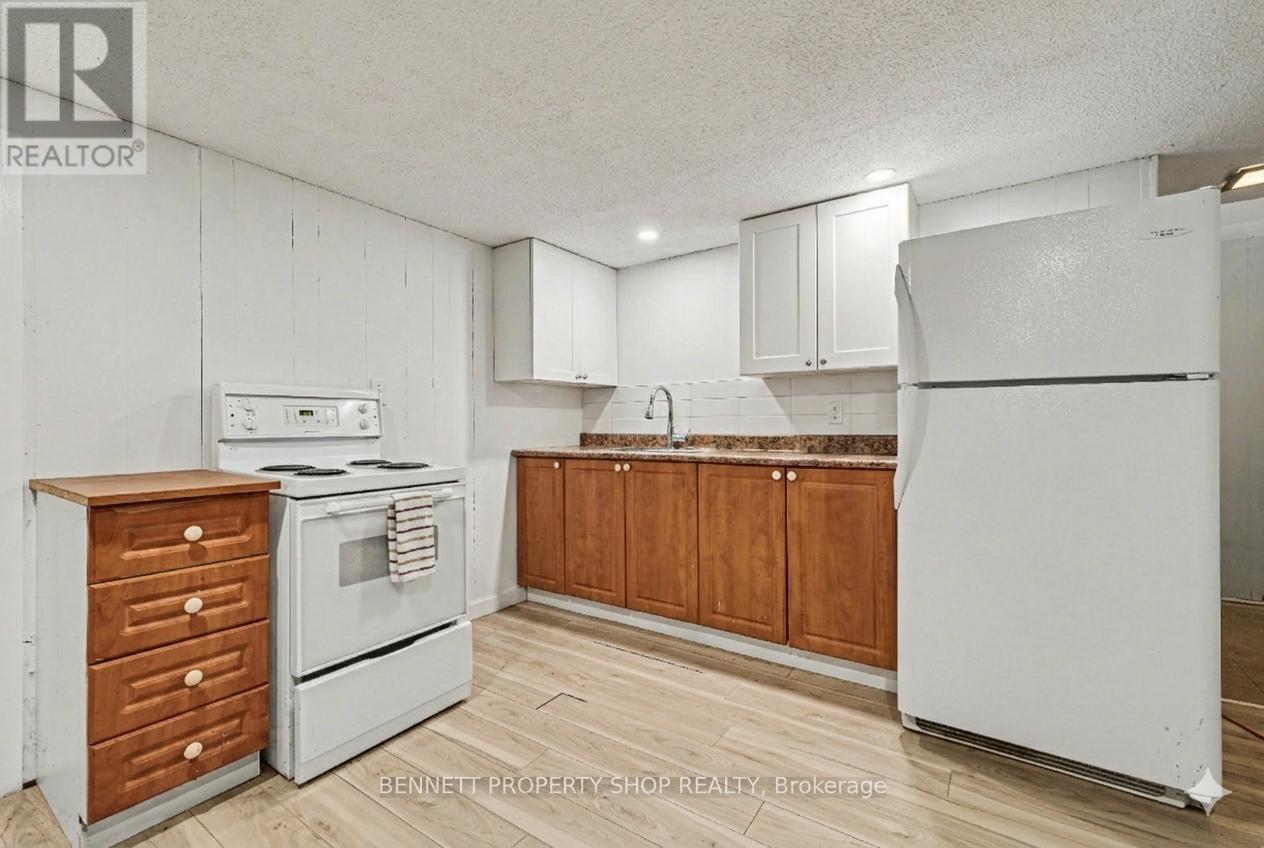 1112 Cobden Road, Ottawa, Ontario  K2C 2Z2 - Photo 10 - X12943642