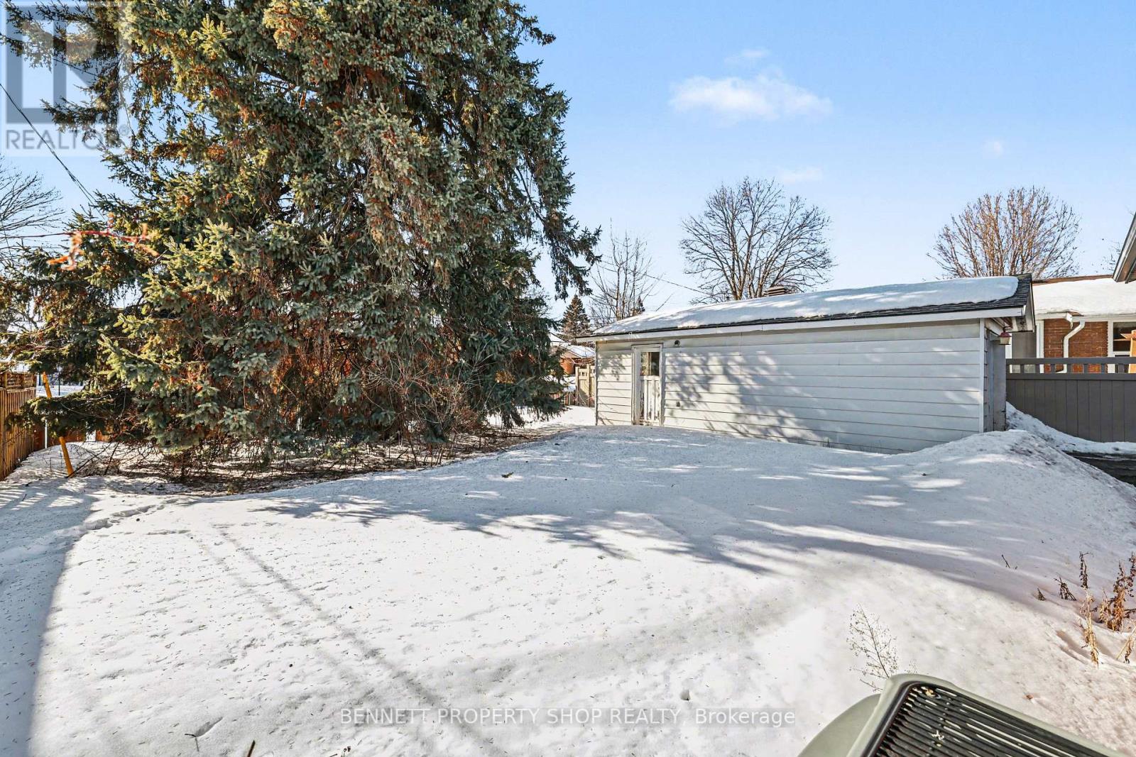 1112 Cobden Road, Ottawa, Ontario  K2C 2Z2 - Photo 15 - X12943642