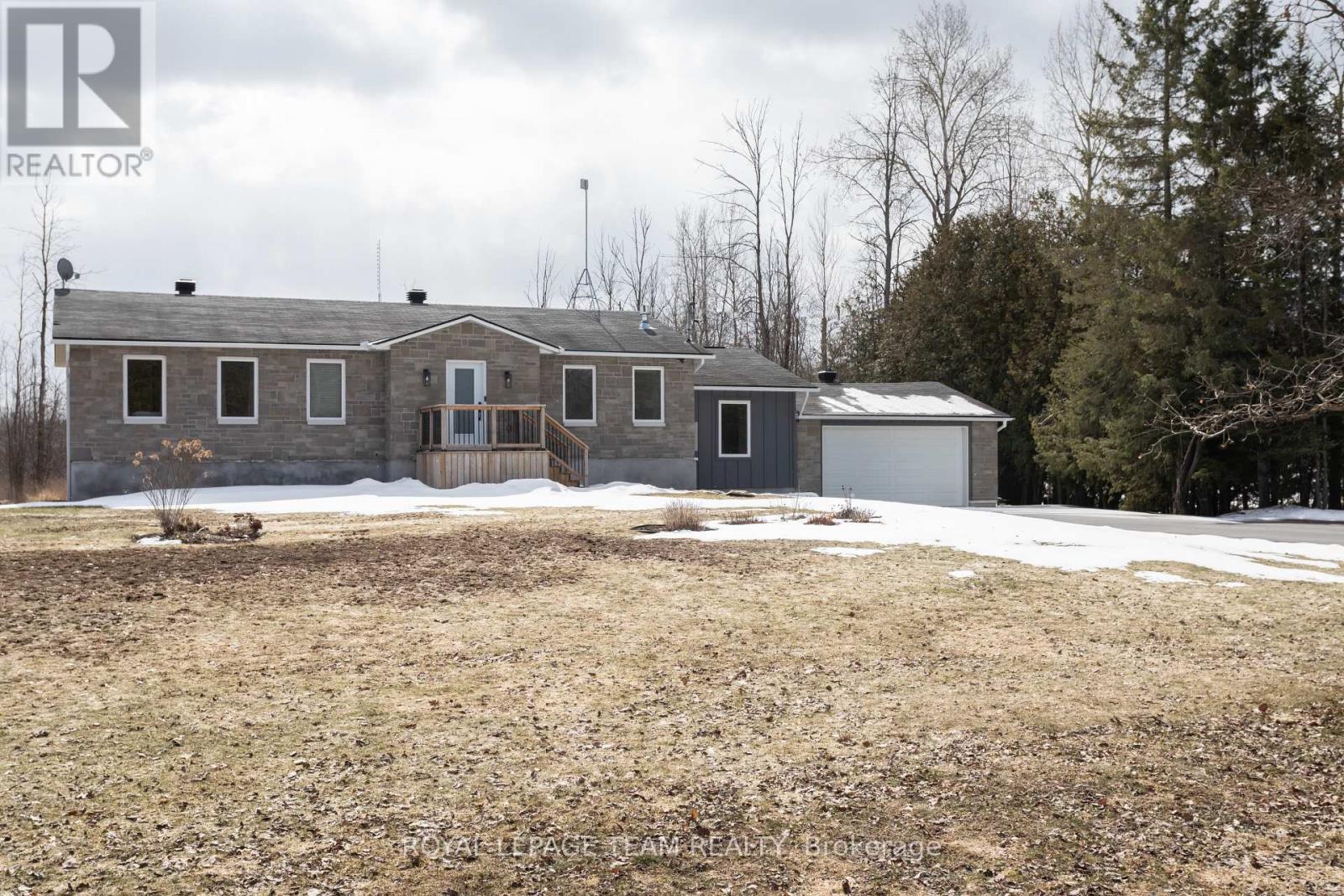 2071 8th Line, Beckwith, Ontario  K7C 3P2 - Photo 2 - X12943696
