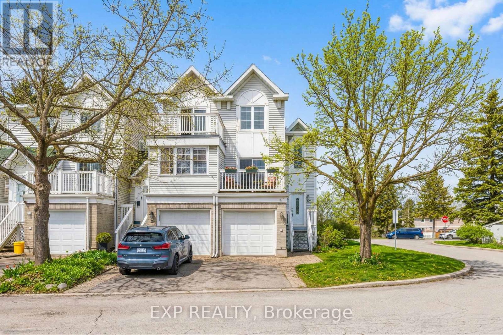10 CASTLEGREEN PRIVATE, Ottawa, Ontario