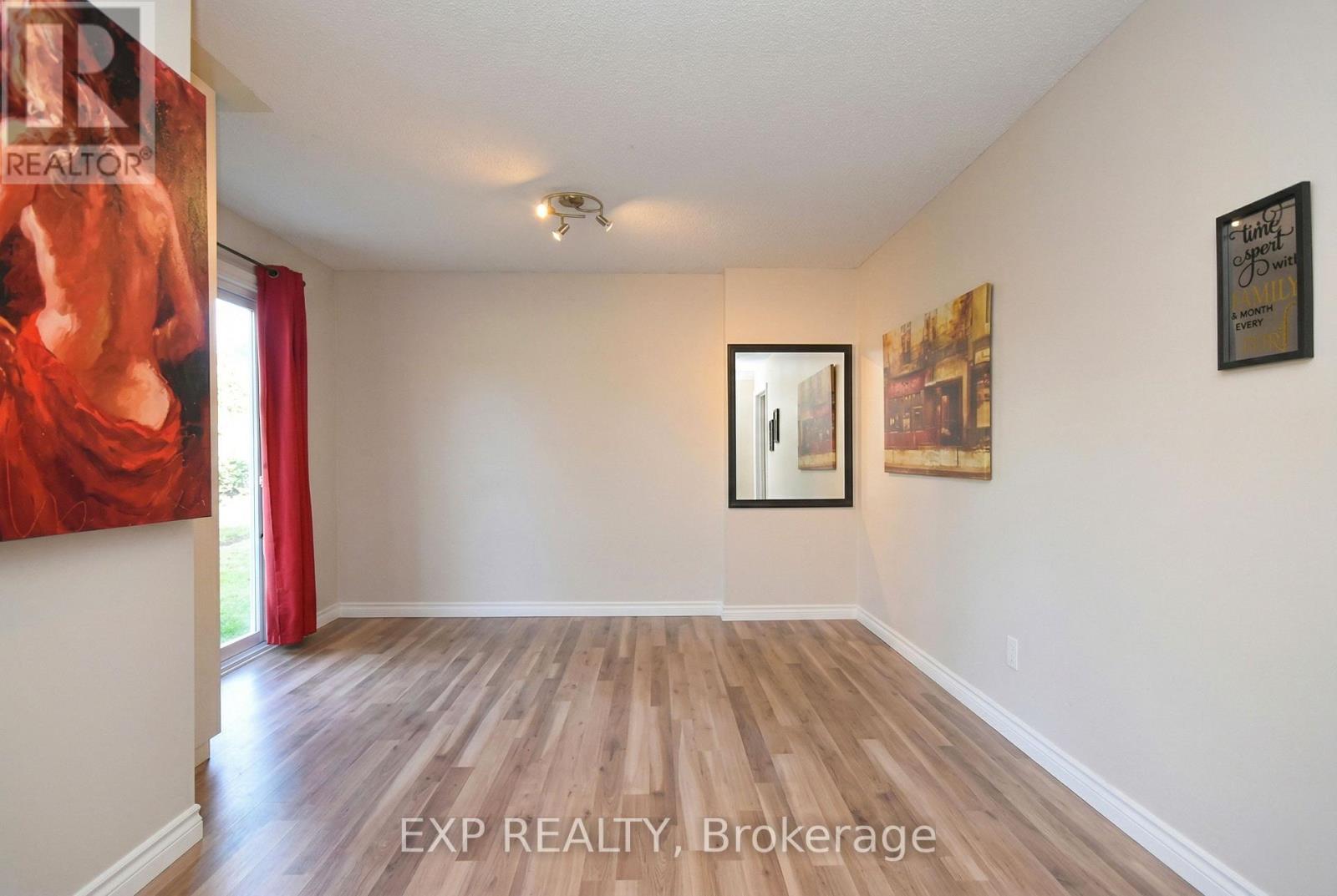 10 Castlegreen Private, Ottawa, Ontario  K1T 3N2 - Photo 14 - X12943724