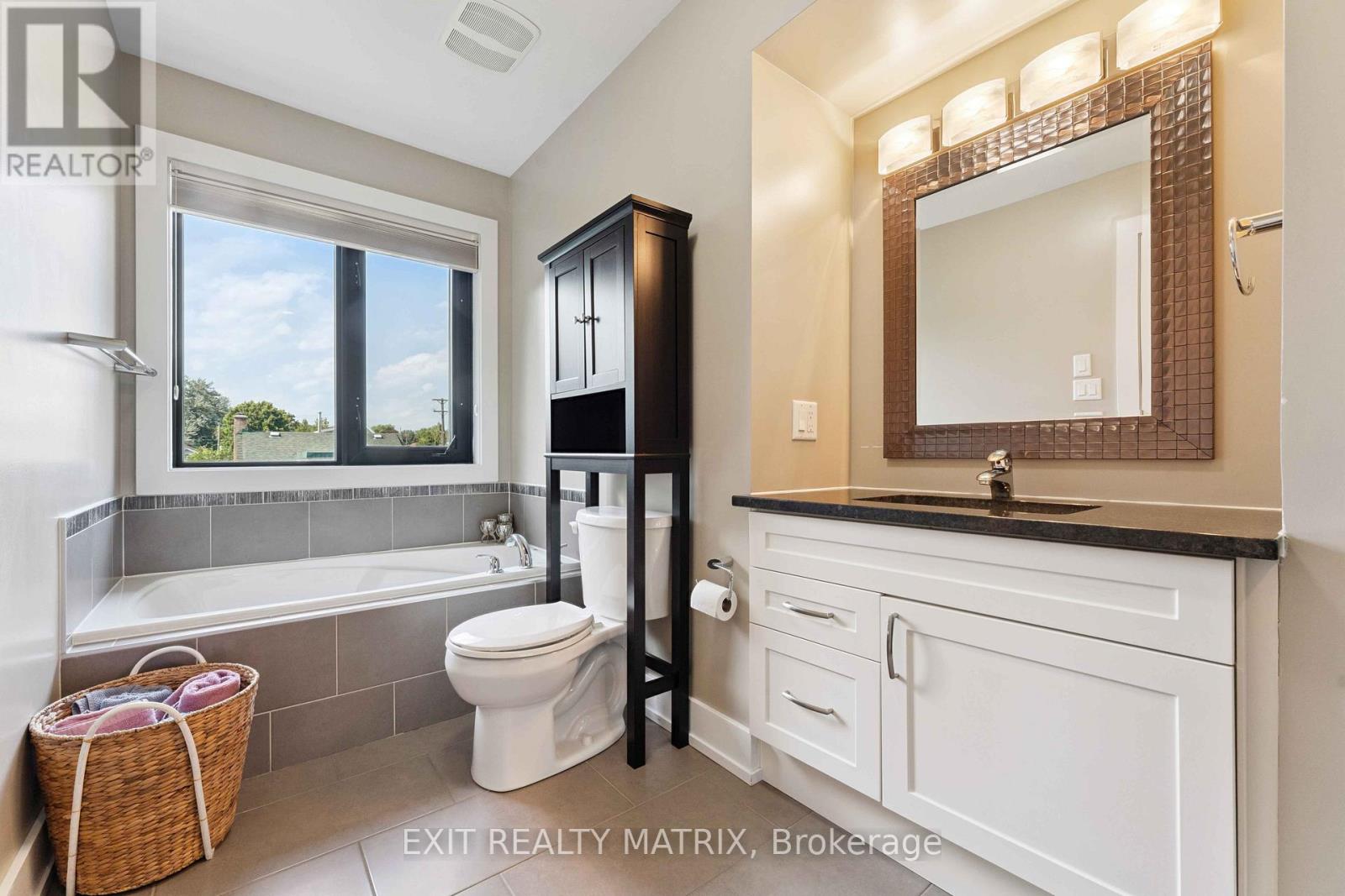 97 Queen Mary Street, Ottawa, Ontario  K1K 1X6 - Photo 24 - X12943738