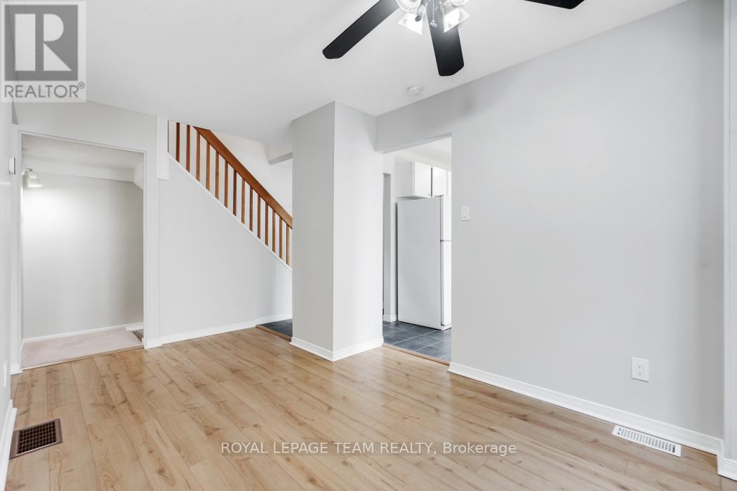 221 Petrie Lane, Ottawa, Ontario  K2K 1Z5 - Photo 14 - X12943808