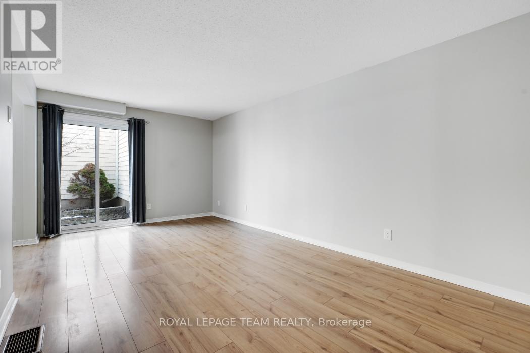 221 Petrie Lane, Ottawa, Ontario  K2K 1Z5 - Photo 16 - X12943808