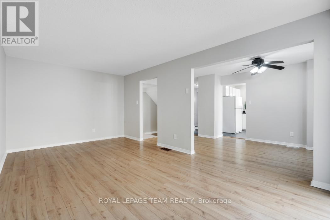 221 Petrie Lane, Ottawa, Ontario  K2K 1Z5 - Photo 18 - X12943808