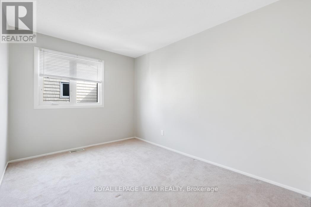 221 Petrie Lane, Ottawa, Ontario  K2K 1Z5 - Photo 22 - X12943808