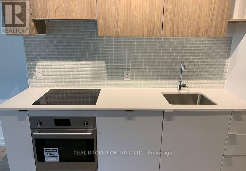 608 - 161 Roehampton Avenue, Toronto, Ontario  M4P 1P9 - Photo 7 - C12943332