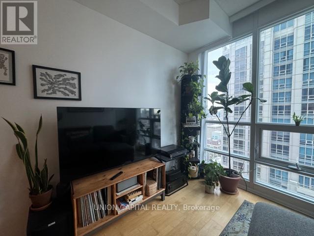 3613 - 761 Bay Street, Toronto, Ontario  M5G 2R2 - Photo 4 - C12943334