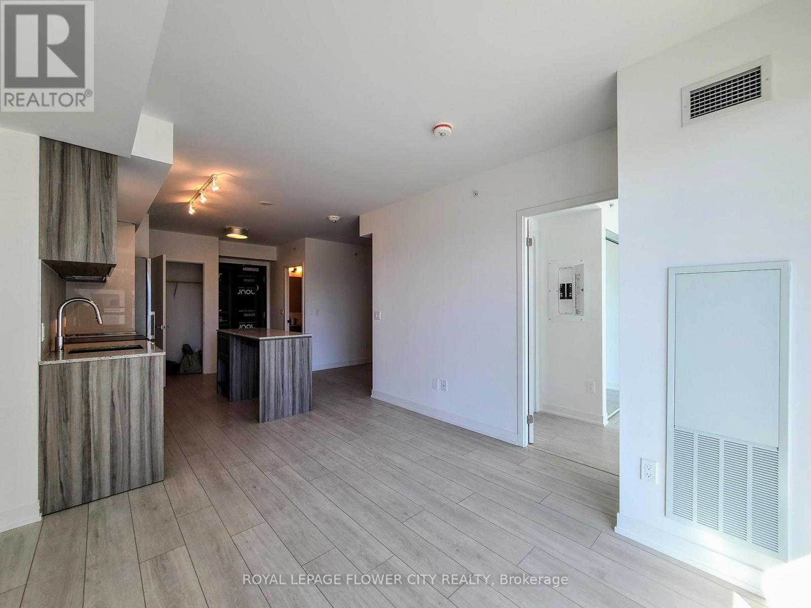 262 - 31 Tippett Road, Toronto, Ontario  M3H 0C8 - Photo 4 - C12943342