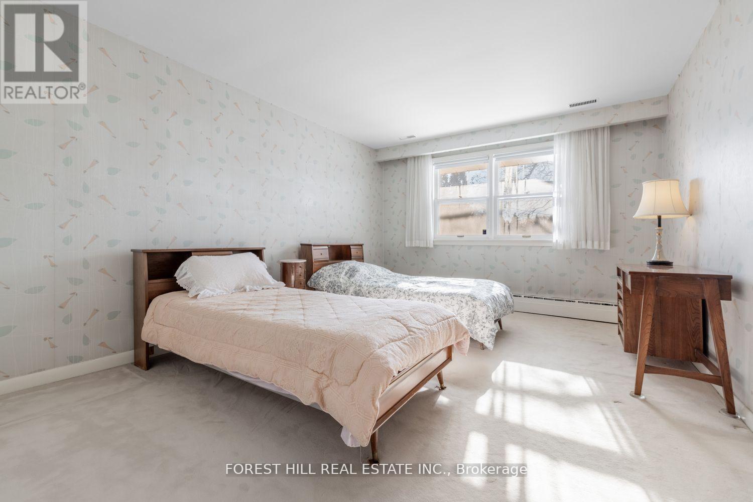 5 Bachelor Place, Toronto, Ontario  M2L 1W9 - Photo 13 - C12943498