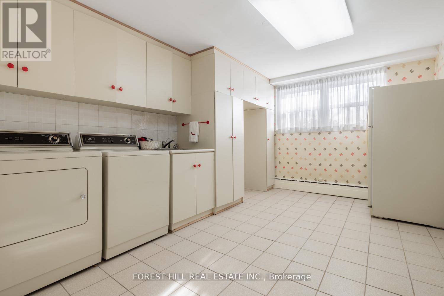 5 Bachelor Place, Toronto, Ontario  M2L 1W9 - Photo 21 - C12943498