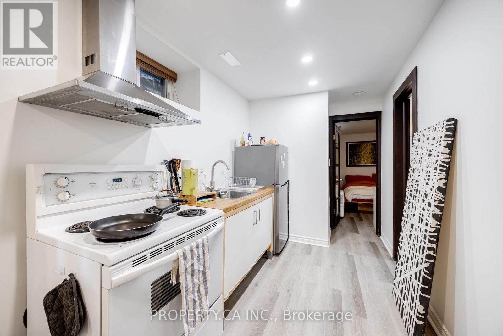 14 Bellwoods Avenue, Toronto, Ontario  M6J 2P4 - Photo 11 - C12943500