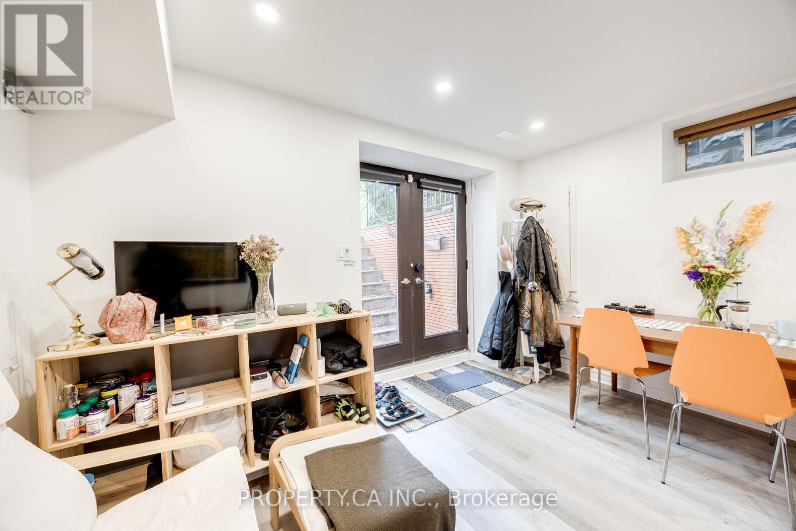 14 Bellwoods Avenue, Toronto, Ontario  M6J 2P4 - Photo 5 - C12943500