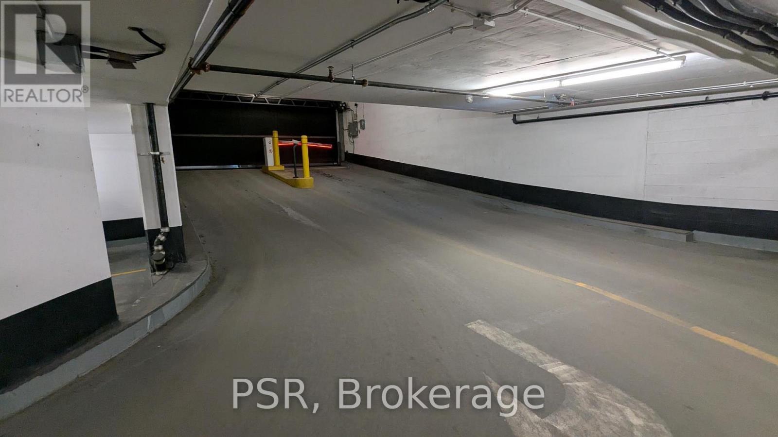 P71 - 11 Wellesley Street W, Toronto, Ontario  M4Y 0G4 - Photo 2 - C12943536