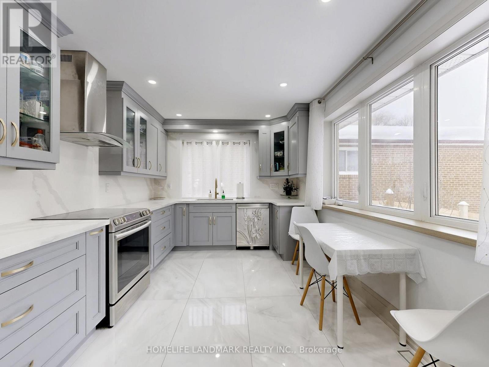 50 Bruce Farm Drive, Toronto, Ontario  M2H 1G5 - Photo 6 - C12943608