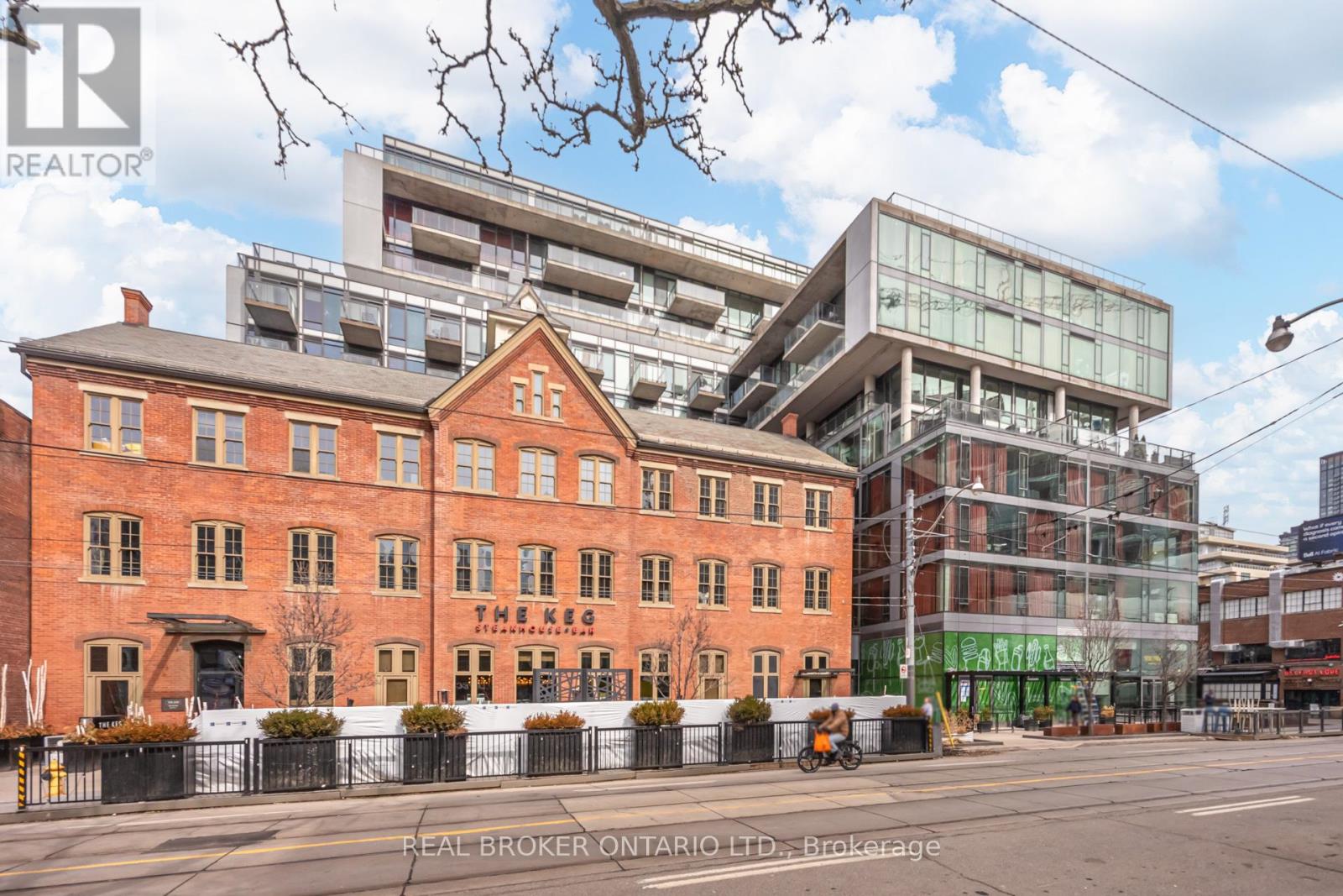 723 - 560 King Street W, Toronto, Ontario  M5V 0L5 - Photo 2 - C12943766