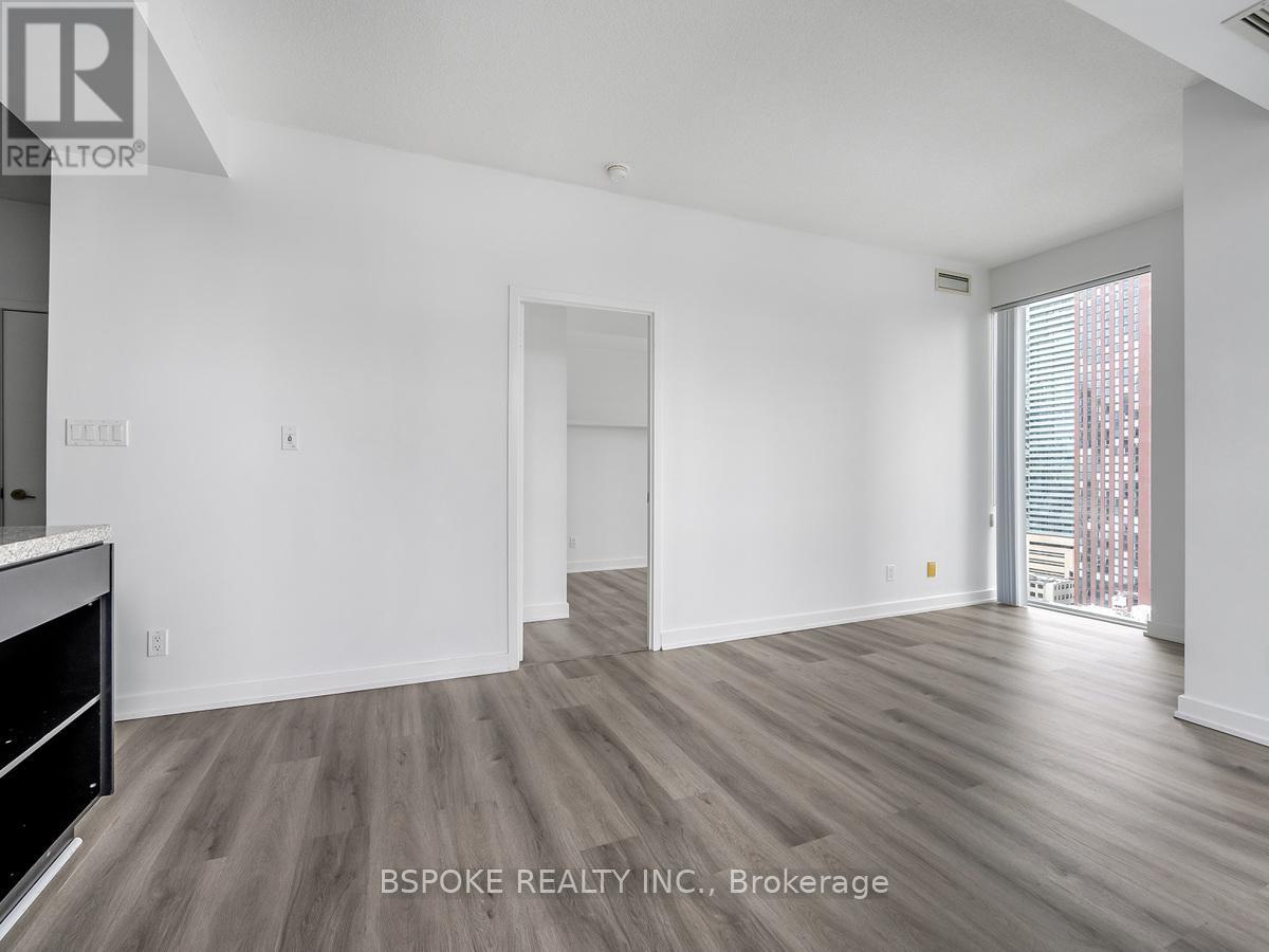 2104 - 126 Simcoe Street, Toronto, Ontario  M5H 4E6 - Photo 10 - C12943770