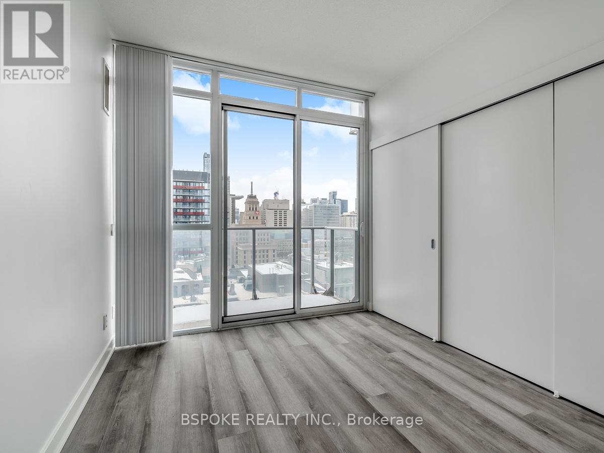 2104 - 126 Simcoe Street, Toronto, Ontario  M5H 4E6 - Photo 11 - C12943770