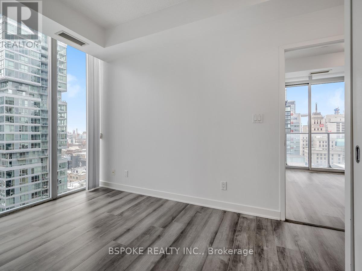 2104 - 126 Simcoe Street, Toronto, Ontario  M5H 4E6 - Photo 14 - C12943770