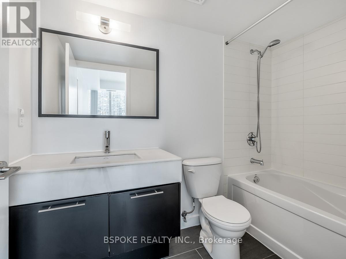 2104 - 126 Simcoe Street, Toronto, Ontario  M5H 4E6 - Photo 17 - C12943770
