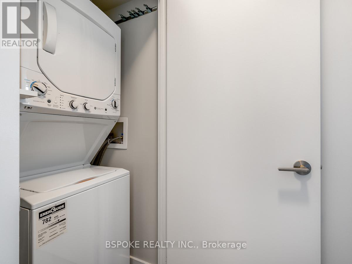 2104 - 126 Simcoe Street, Toronto, Ontario  M5H 4E6 - Photo 18 - C12943770