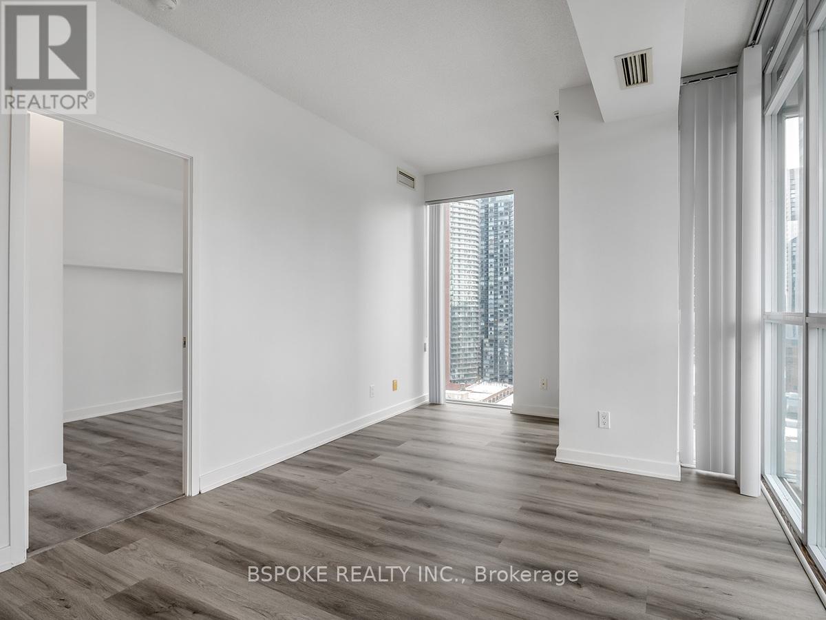 2104 - 126 Simcoe Street, Toronto, Ontario  M5H 4E6 - Photo 3 - C12943770