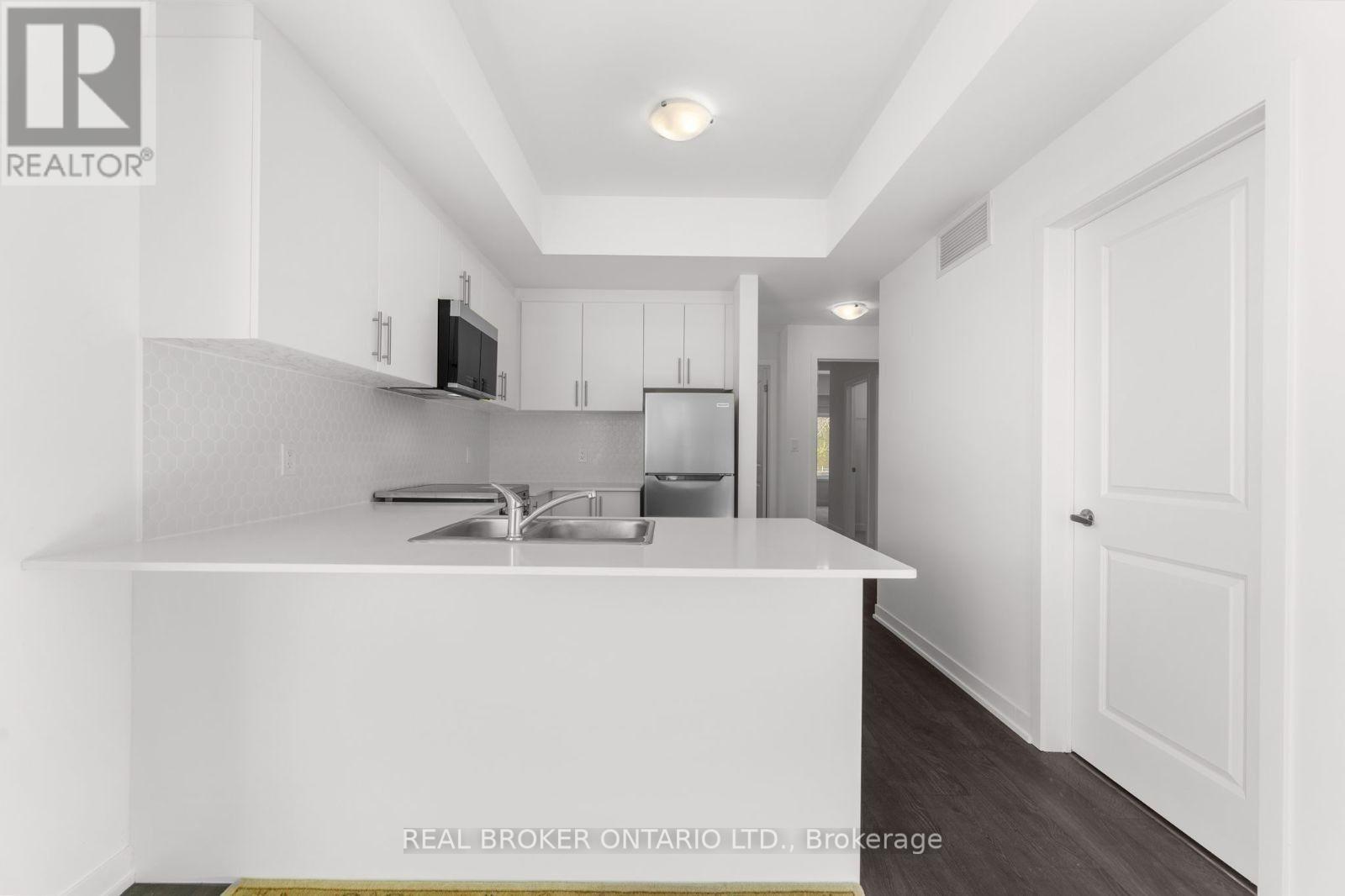 5 - 16 Marquette Avenue, Toronto, Ontario  M6A 0E1 - Photo 19 - C12943772
