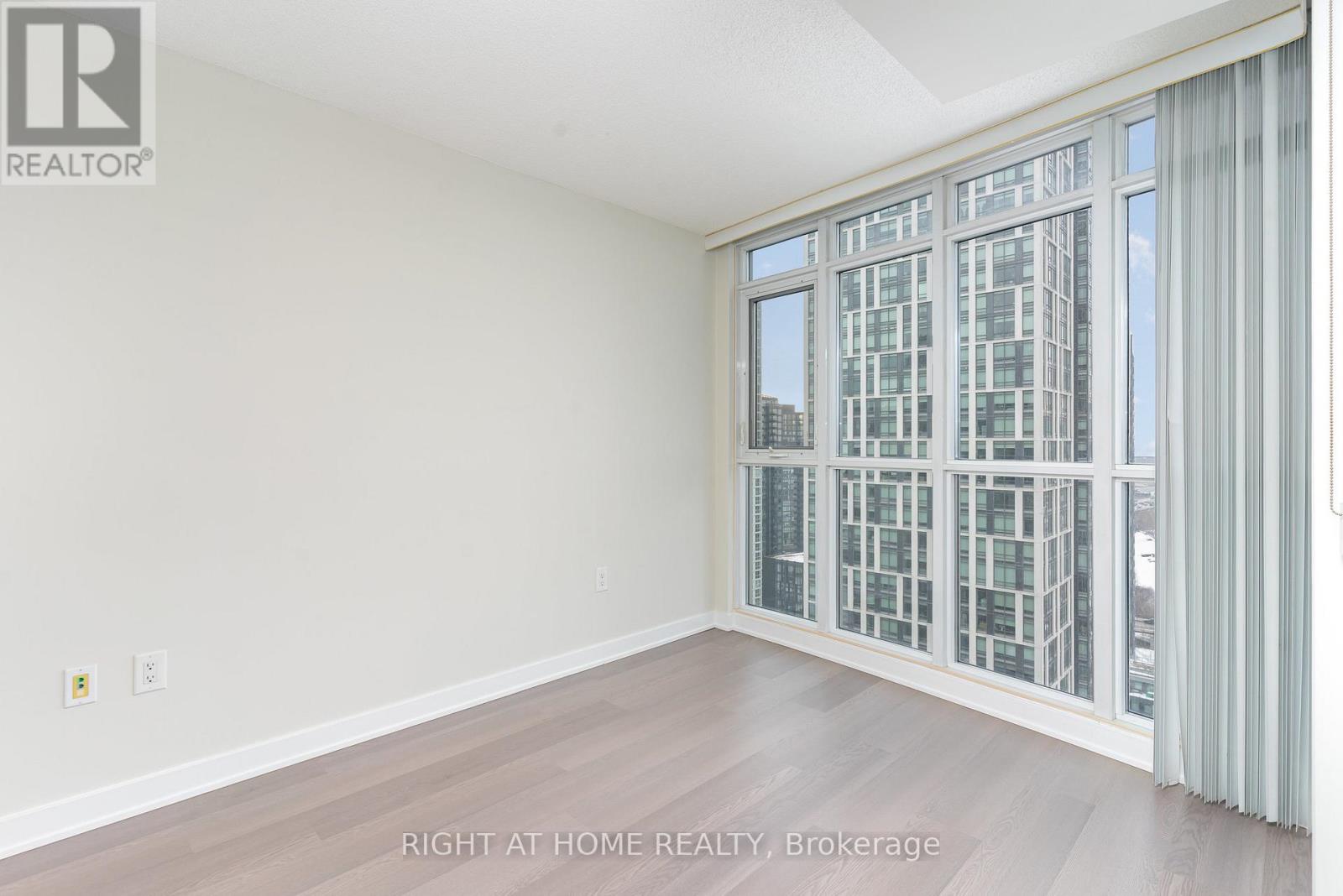 2711 - 21 Iceboat Terrace, Toronto, Ontario  M5V 4A9 - Photo 10 - C12943776