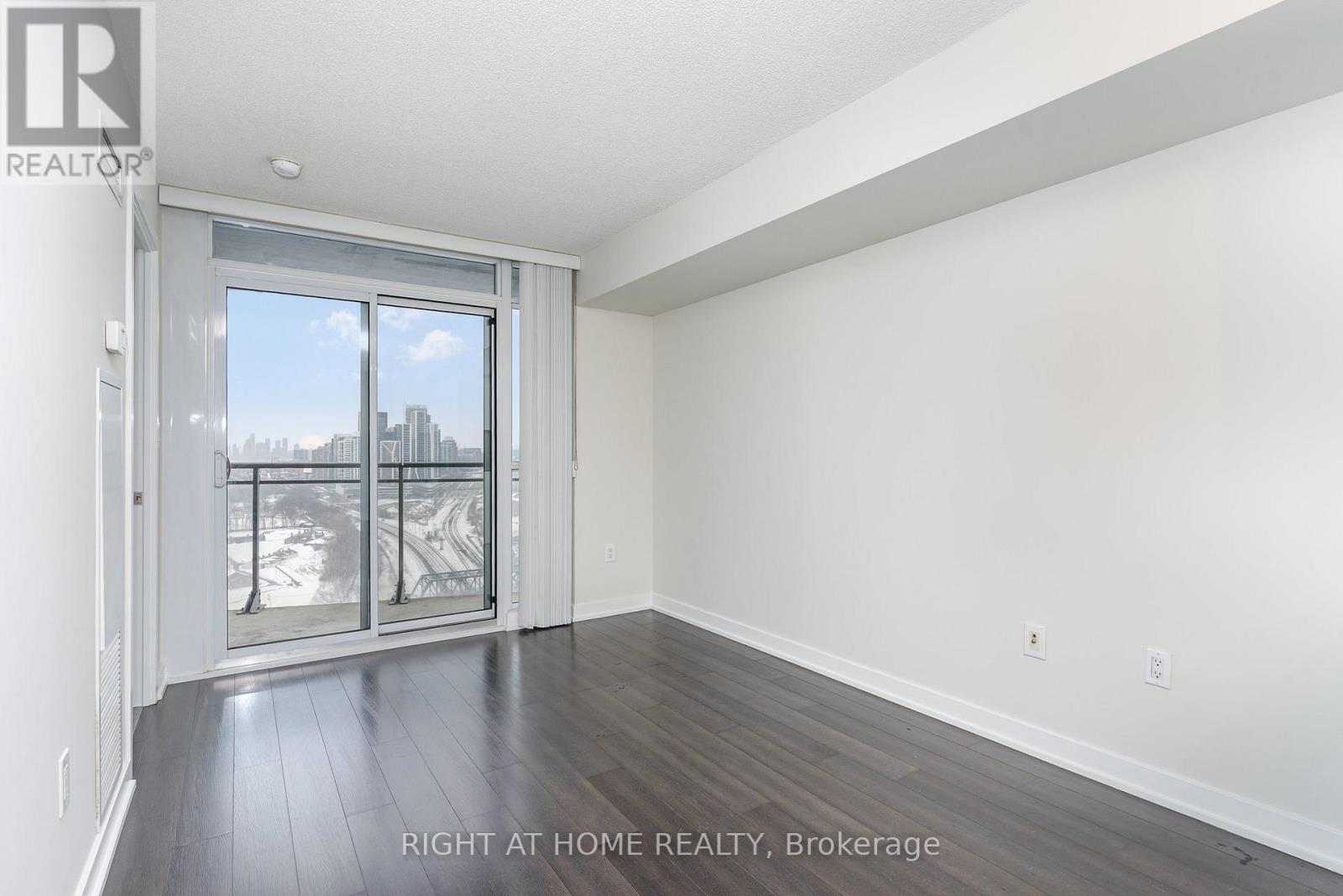 2711 - 21 Iceboat Terrace, Toronto, Ontario  M5V 4A9 - Photo 2 - C12943776