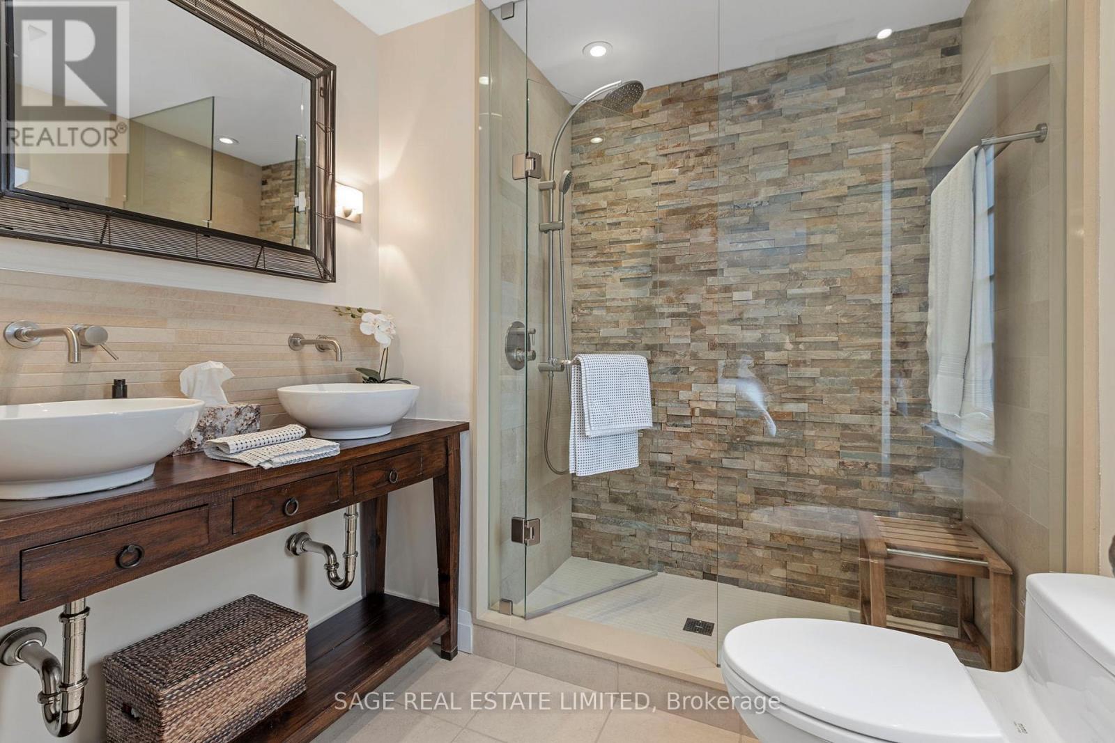 93 Ridge Hill Drive, Toronto, Ontario  M6C 2J7 - Photo 17 - C12943778