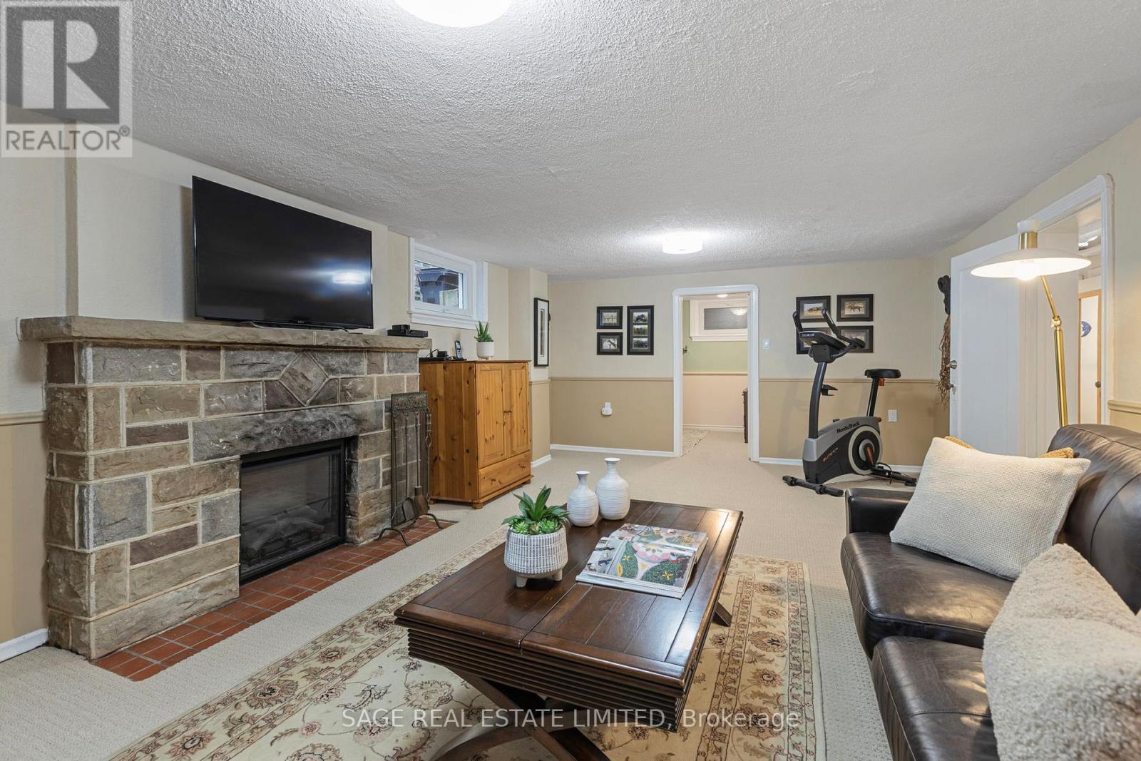 93 Ridge Hill Drive, Toronto, Ontario  M6C 2J7 - Photo 23 - C12943778