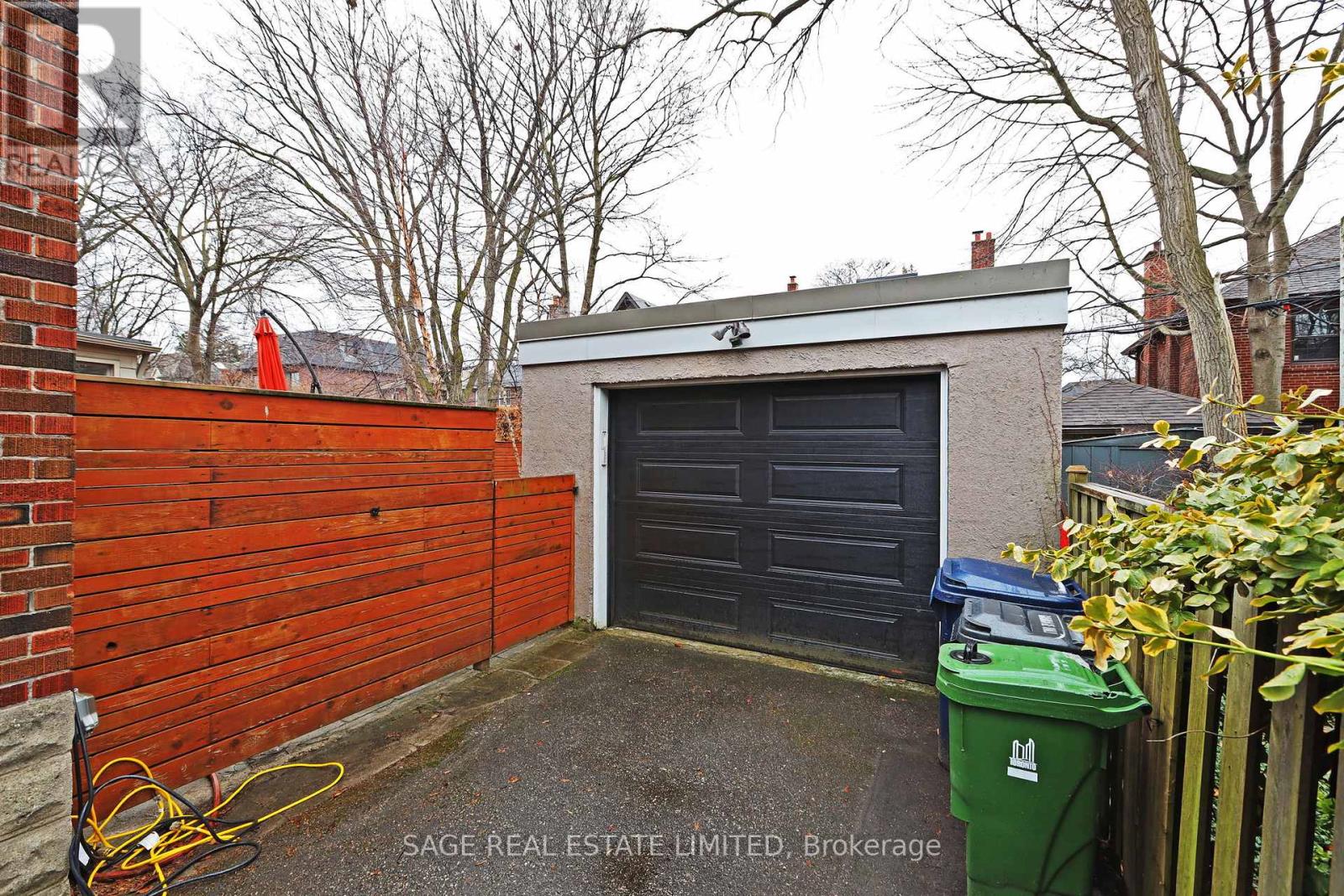 93 Ridge Hill Drive, Toronto, Ontario  M6C 2J7 - Photo 30 - C12943778