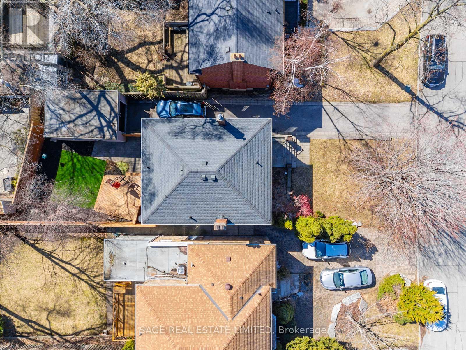 93 Ridge Hill Drive, Toronto, Ontario  M6C 2J7 - Photo 31 - C12943778