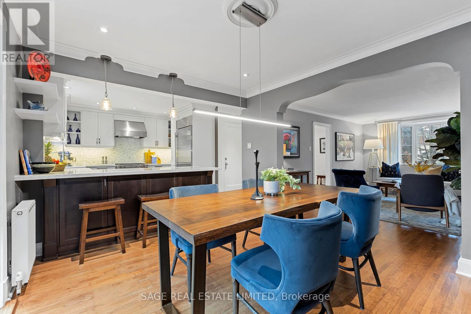 93 Ridge Hill Drive, Toronto, Ontario  M6C 2J7 - Photo 9 - C12943778