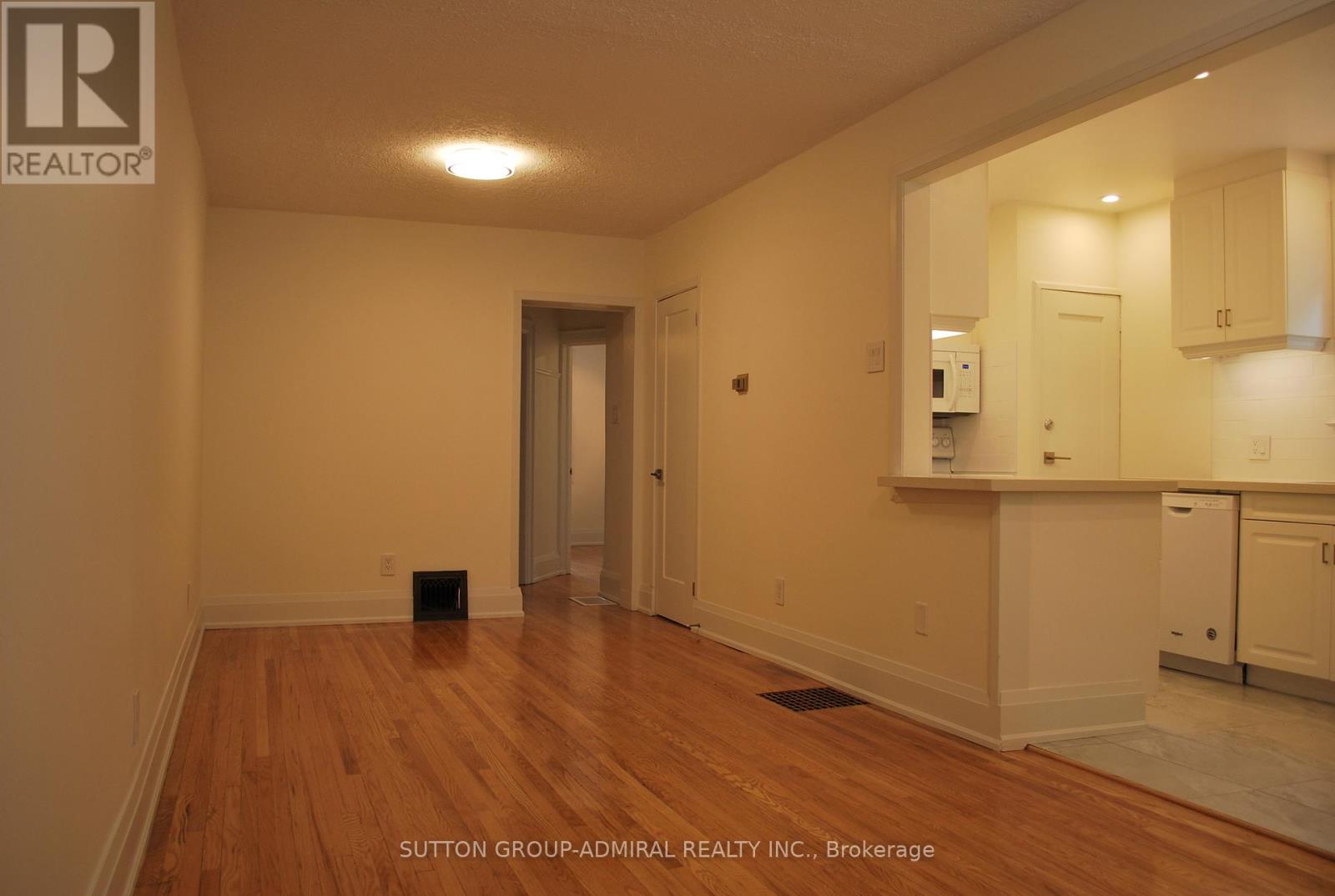 89 Rumsey Road, Toronto, Ontario  M4G 1P1 - Photo 18 - C12943806