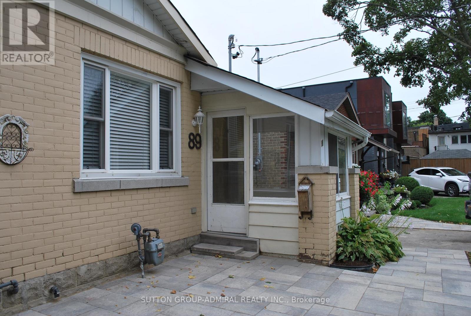 89 Rumsey Road, Toronto, Ontario  M4G 1P1 - Photo 3 - C12943806