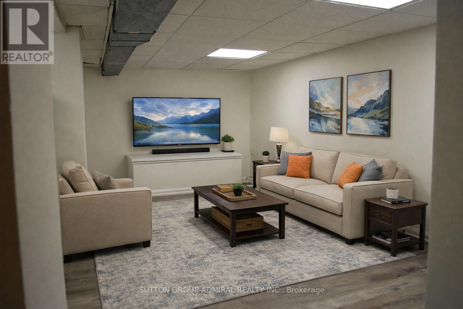 89 Rumsey Road, Toronto, Ontario  M4G 1P1 - Photo 8 - C12943806