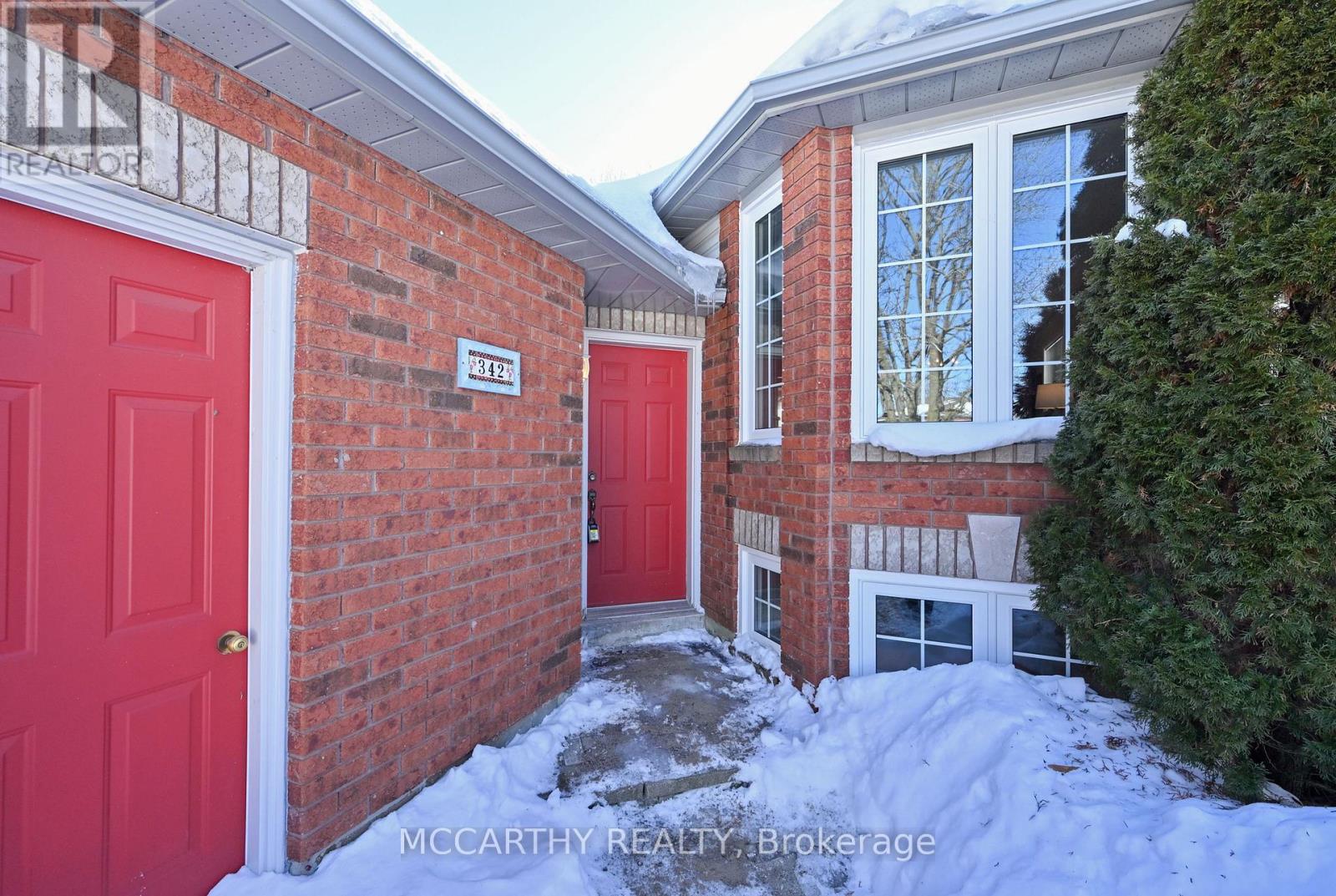 342 Lewis Drive, Orangeville, Ontario  L9W 4P8 - Photo 2 - W12842656