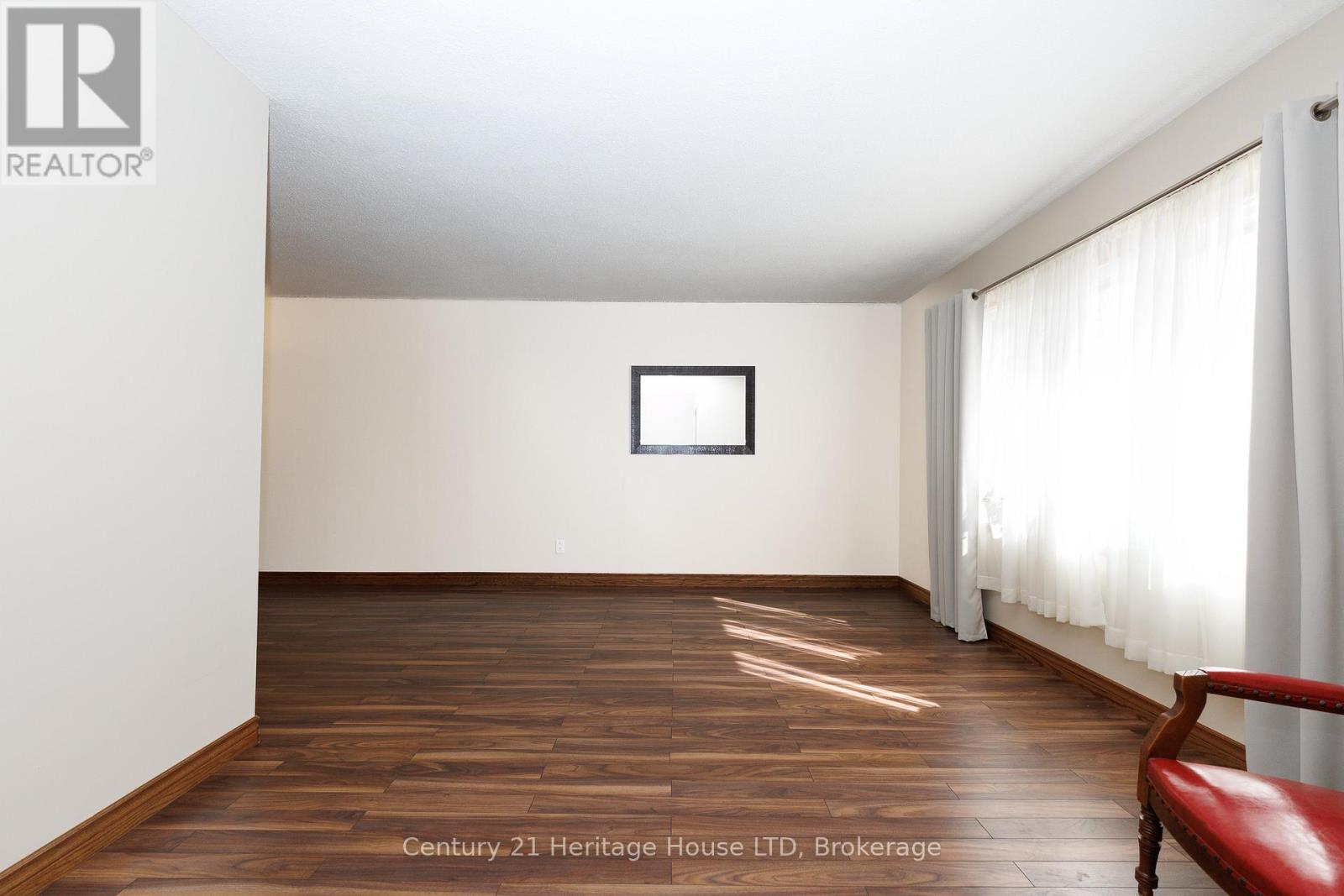 3859 Panama Court, Niagara Falls, Ontario  L2J 3Z8 - Photo 3 - X12943340