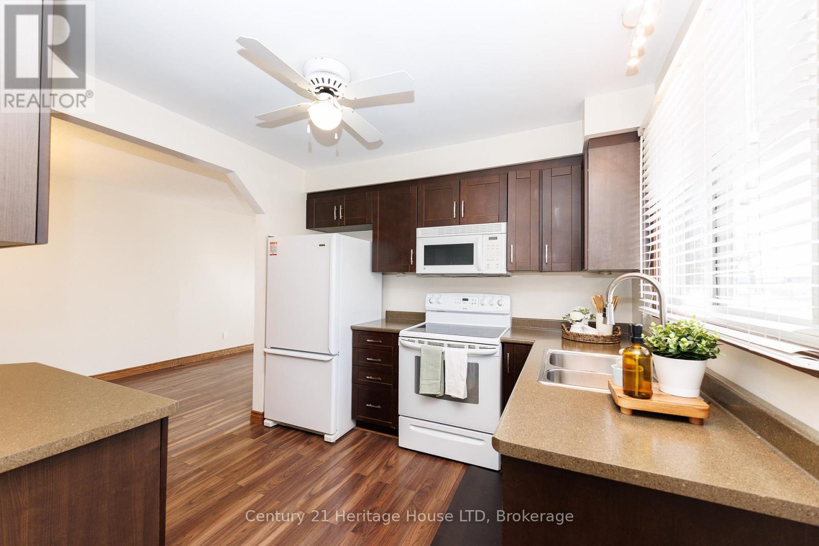 3859 Panama Court, Niagara Falls, Ontario  L2J 3Z8 - Photo 7 - X12943340